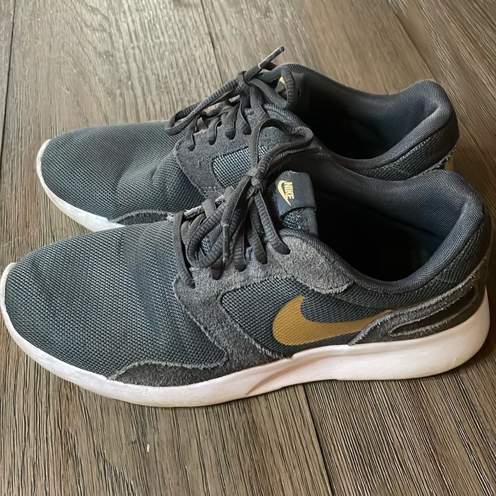 Preloved Nike grey and gold sneakers size 9 women’s